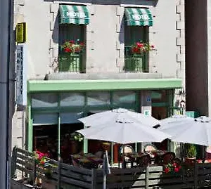 Logis Le Relais Des Remparts Hotel